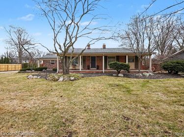 3436 Paddington Drive, Troy, MI 48084