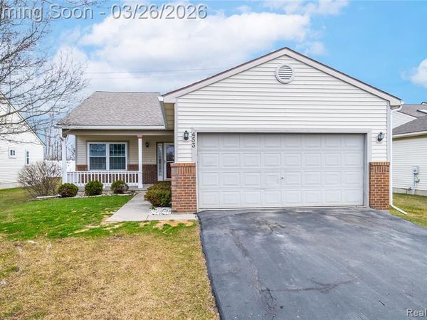 453 Pagels Court, Grand Blanc, MI 48439