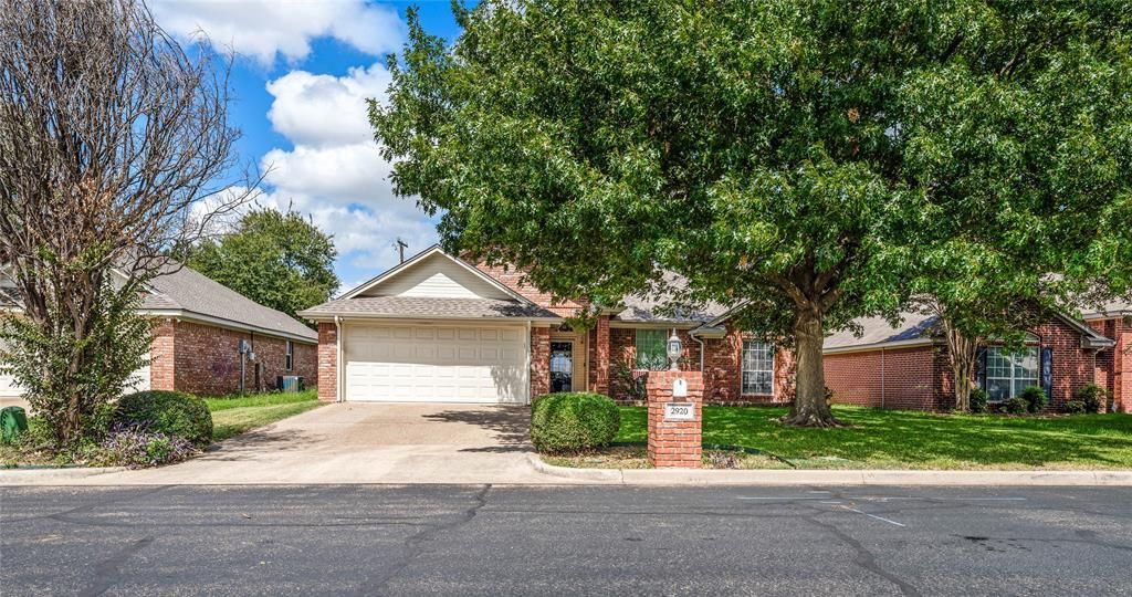 2920 Comanche Trail, Waco, TX 76712 Main Photo