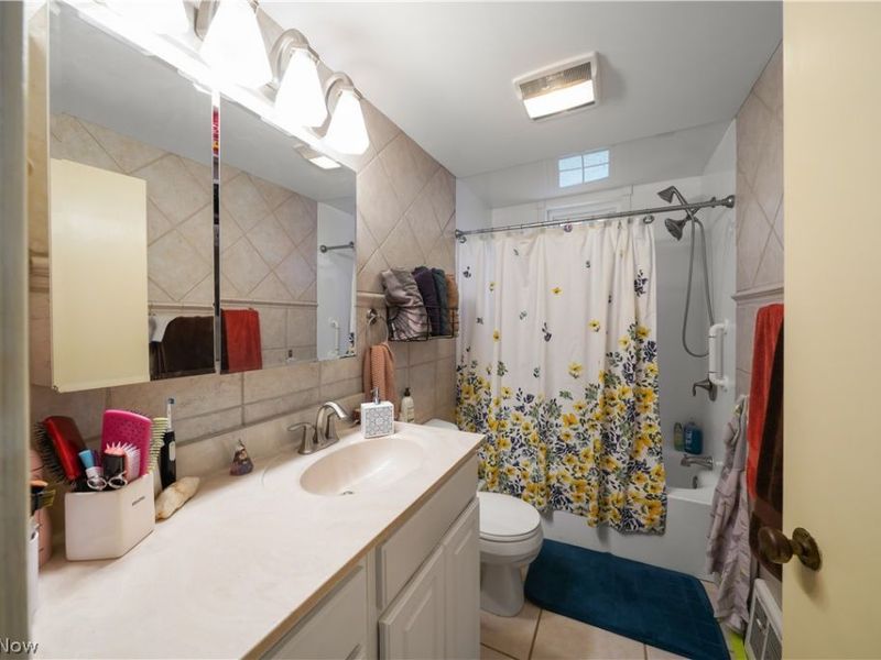 2452 Clara Street, Cuyahoga Falls, OH 44221 Photo 10