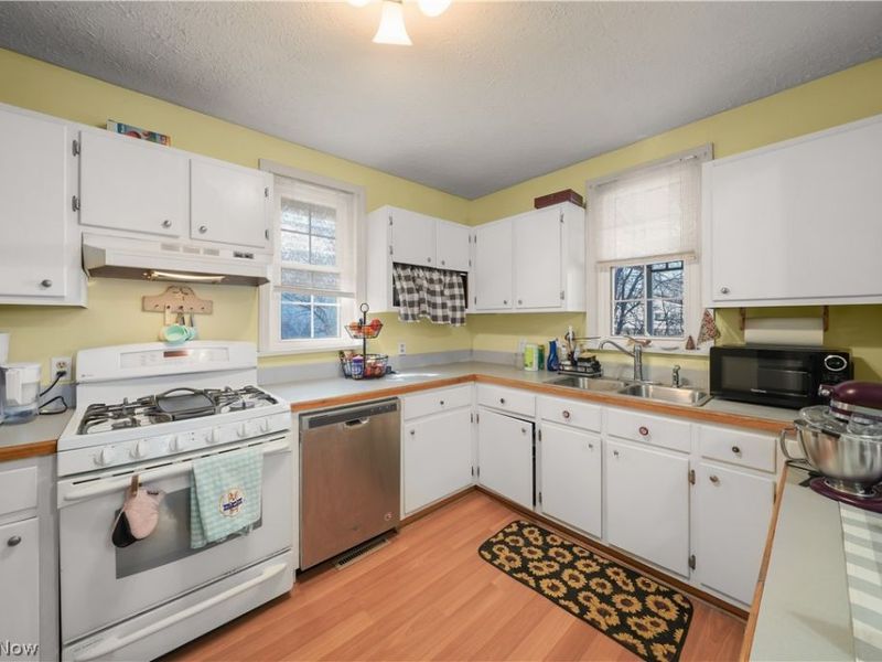 2452 Clara Street, Cuyahoga Falls, OH 44221 Photo 8