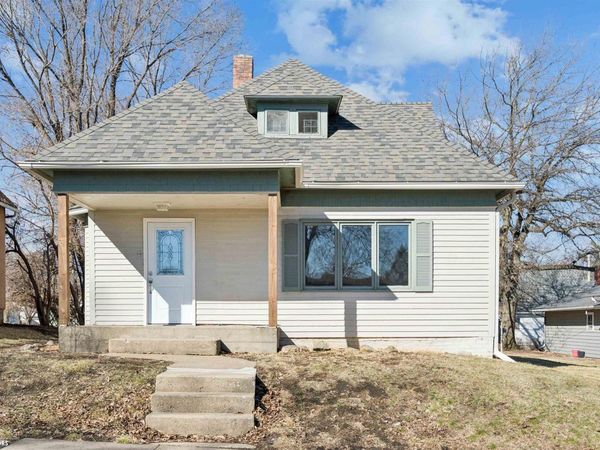 523 N B Street, Oskaloosa, IA 52577