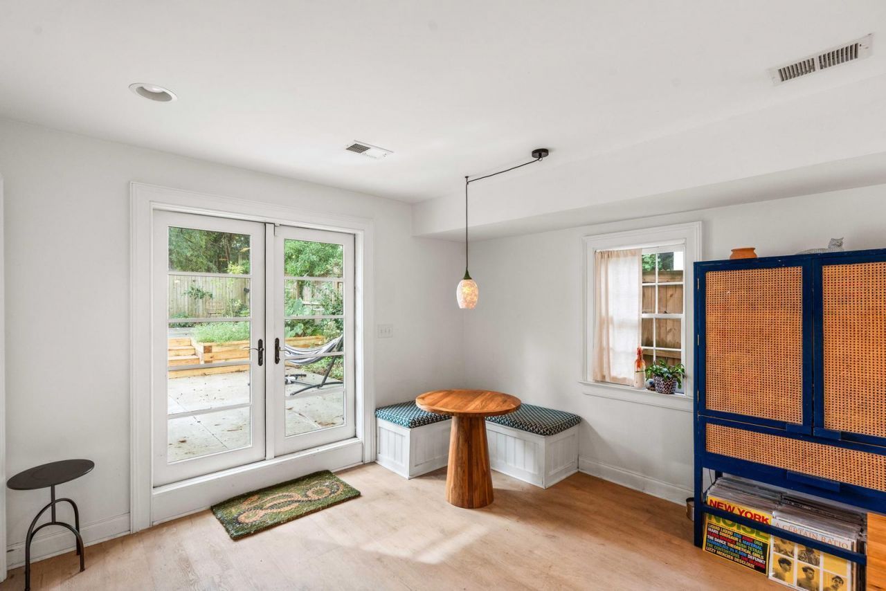 19 Gordon Street Photo 14