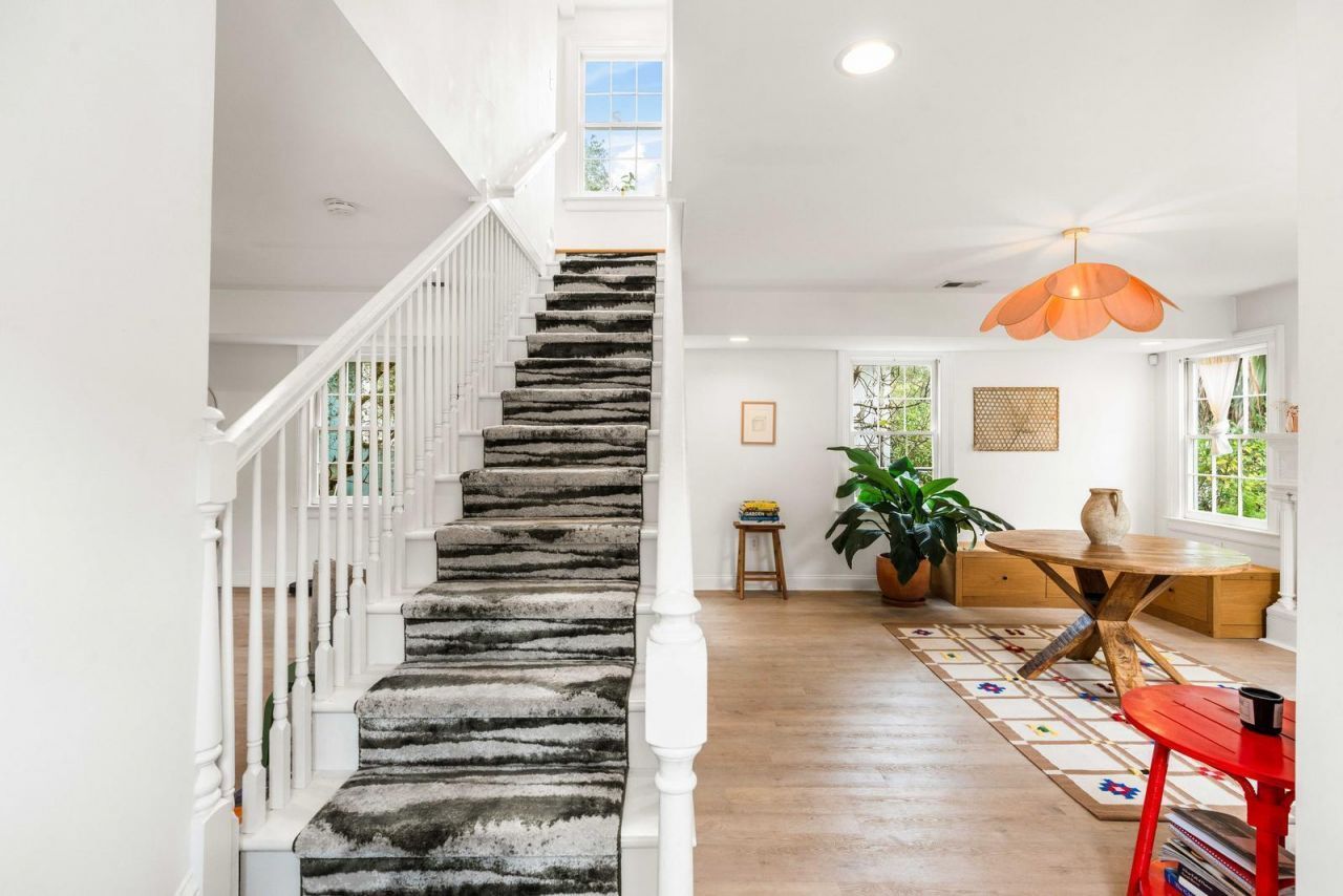 19 Gordon Street Photo 24