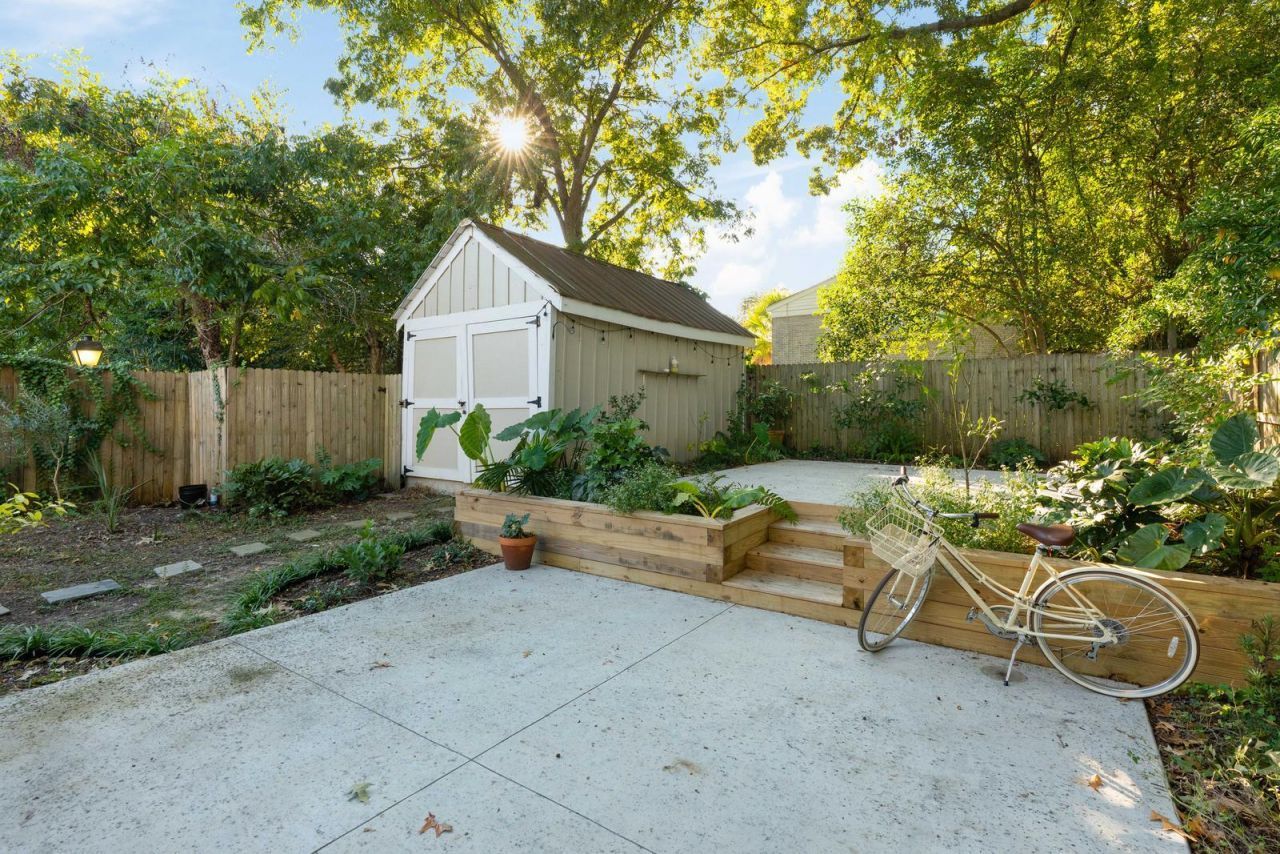 19 Gordon Street Photo 37