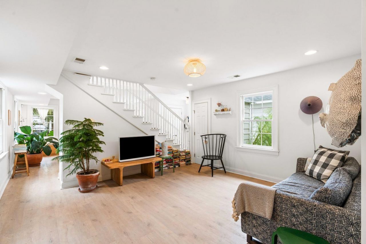 19 Gordon Street Photo 9