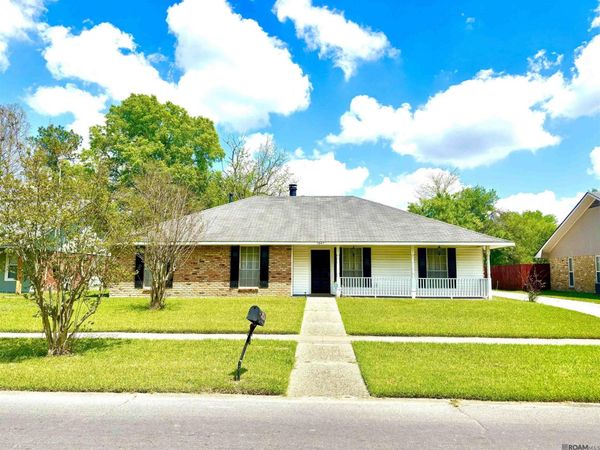 1847 Stonewood Dr, Baton Rouge, LA 70808