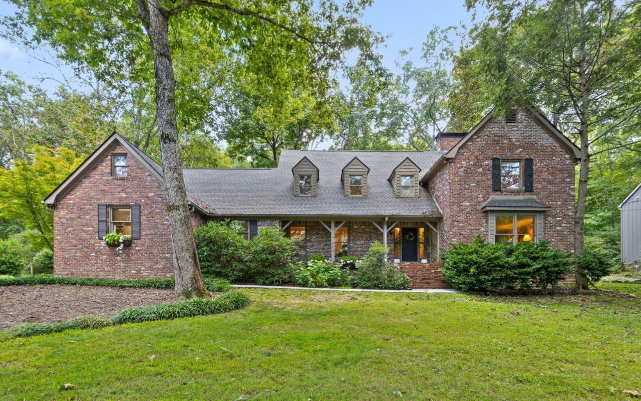 403 Dunsinane Road, Signal Mountain, TN 37377 Main Photo