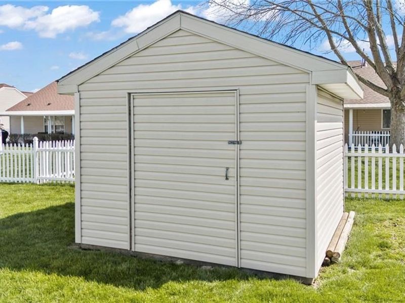 413 Deerwood Drive, Piqua, OH 45356 Photo 13