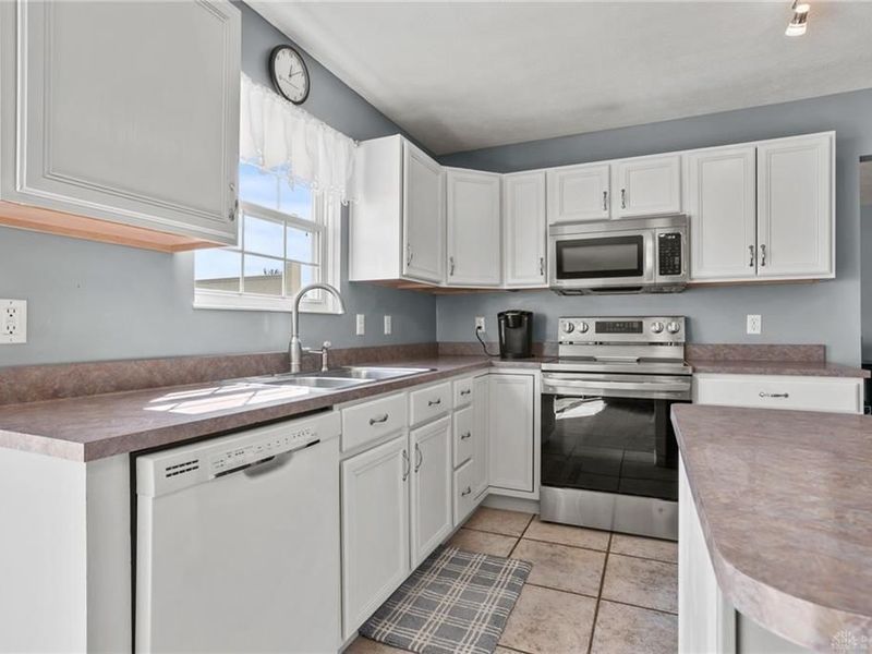 413 Deerwood Drive, Piqua, OH 45356 Photo 27