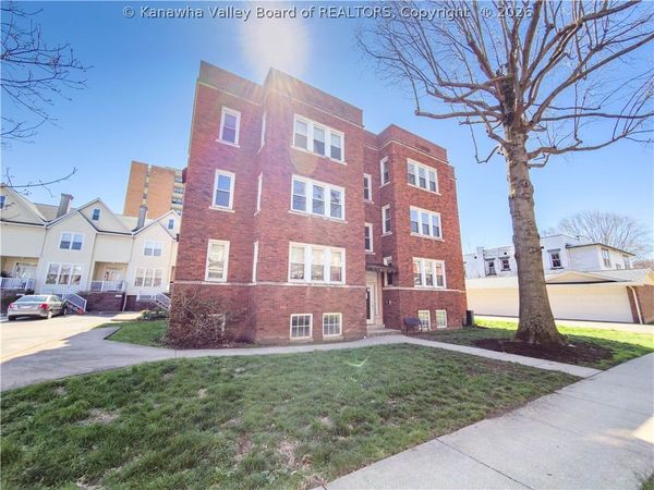 1313 Lee Street E, Unit 221, Charleston, WV 25301