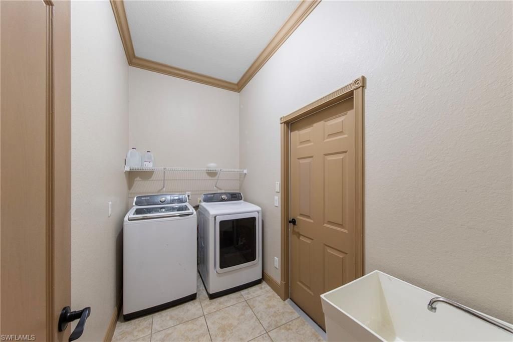 2537 Deerfield Lake Ct, Cape Coral, FL 33909 Photo
