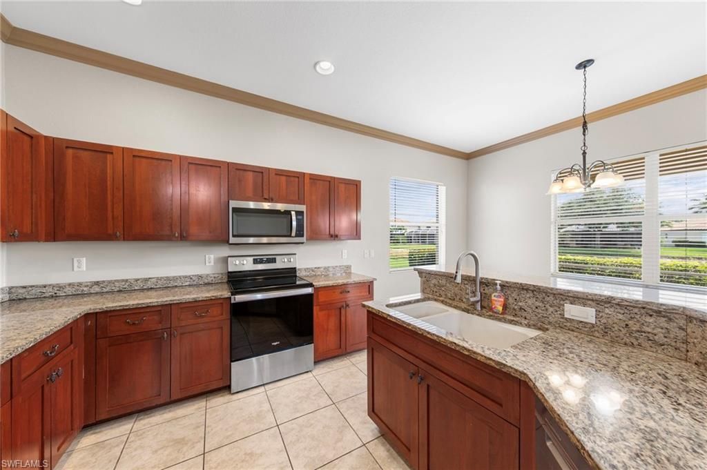 2537 Deerfield Lake Ct, Cape Coral, FL 33909 Photo