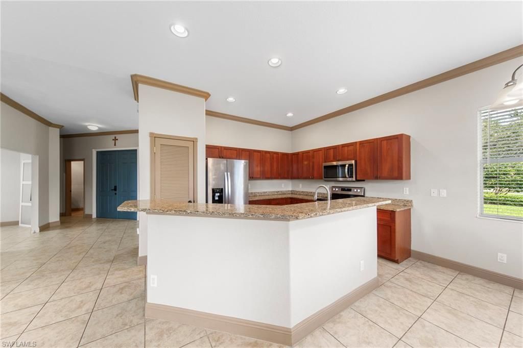 2537 Deerfield Lake Ct, Cape Coral, FL 33909 Photo