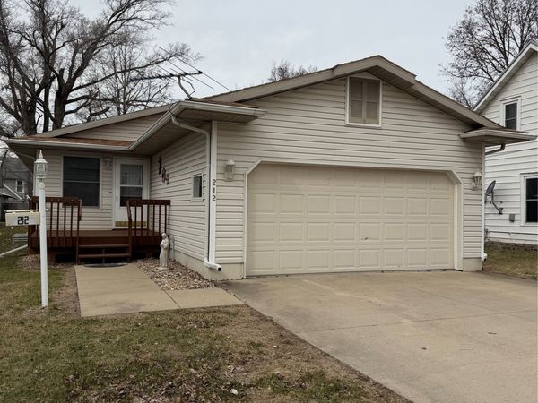 212 Maxwell Street, Maxwell, IA 50161