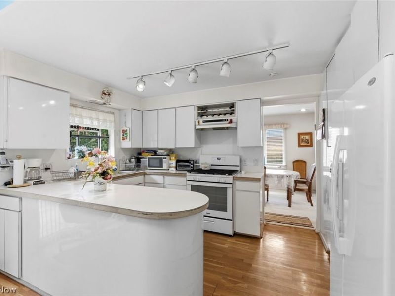 2619 S Green Road, Beachwood, OH 44122 Photo 11