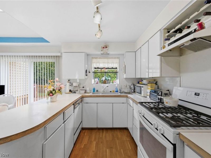 2619 S Green Road, Beachwood, OH 44122 Photo 12