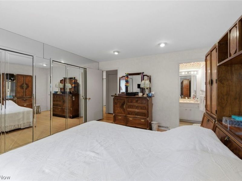 2619 S Green Road, Beachwood, OH 44122 Photo 24