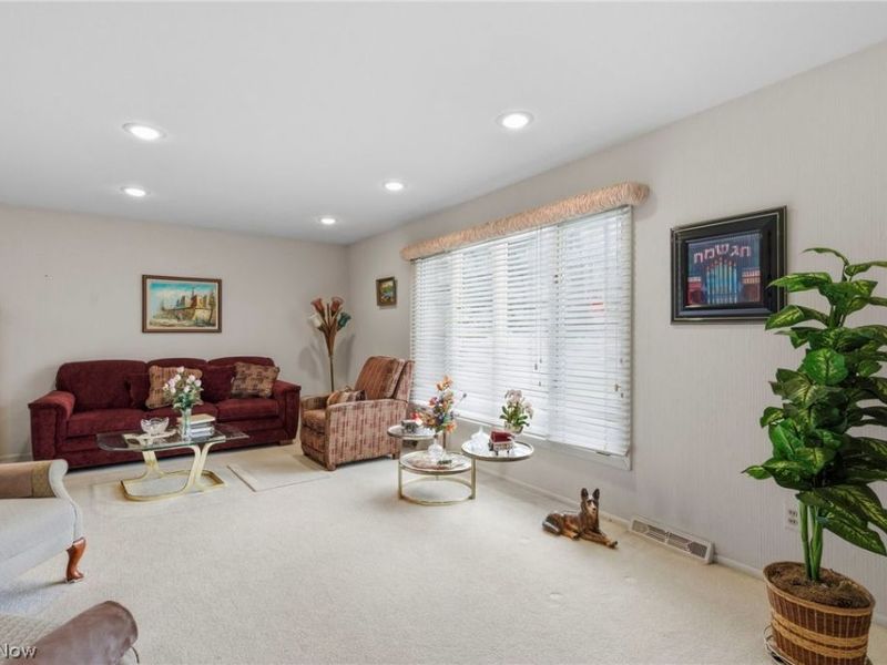 2619 S Green Road, Beachwood, OH 44122 Photo 5