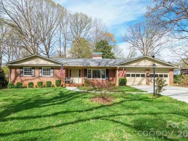 513 2nd Avenue Place NE, Conover, NC 28613