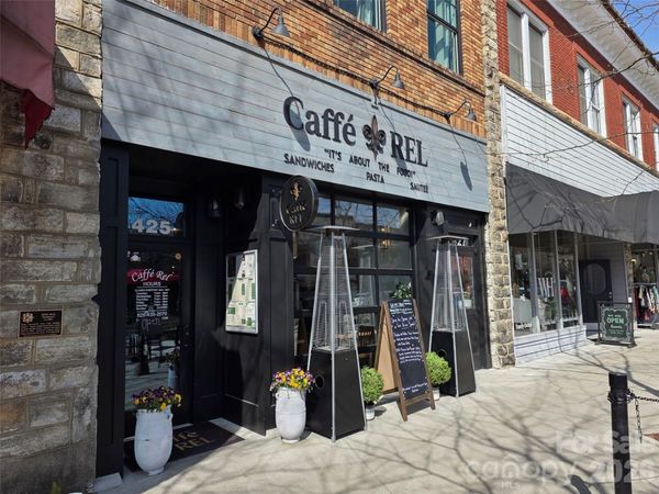 425 N Main Street , Hendersonville, NC 28792