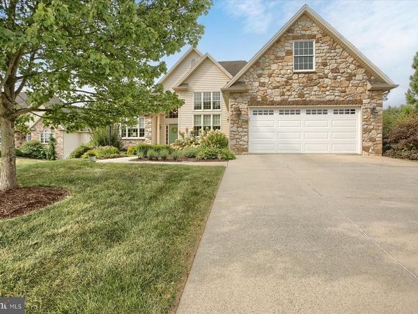 37 OLD COACH LANE, CARLISLE, PA 17013