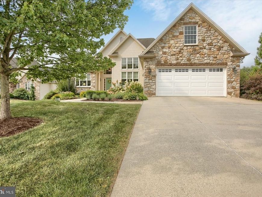 37 Old Coach Lane, Carlisle, PA 17013 Main Photo