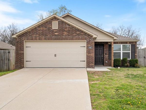 7851 Bridgegate Avenue , Springdale, AR 72762