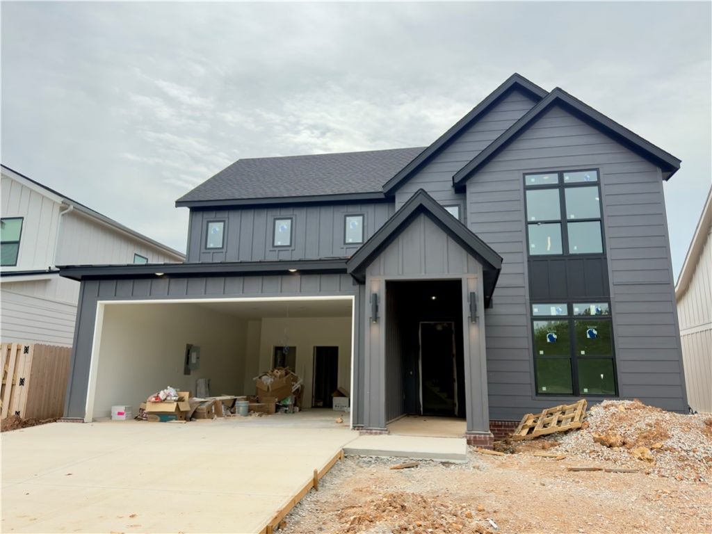 6010 40th Place Rogers, AR 72758