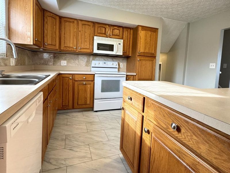 5117 Bixford Avenue , Canal Winchester, OH 43110 Photo 9