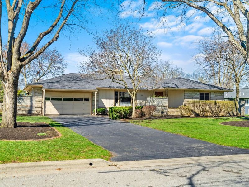 3949 Norbrook Drive, Upper Arlington, OH 43220 Photo 3