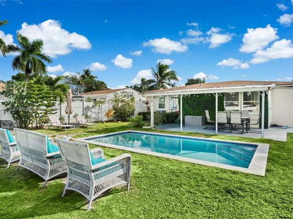 1935 Arthur St , Hollywood, FL 33020