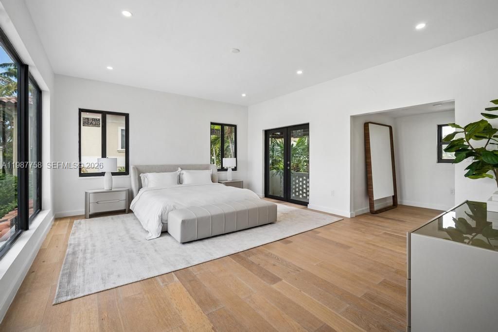 5661 Pine Tree Dr , Miami Beach, FL 33140 Photo