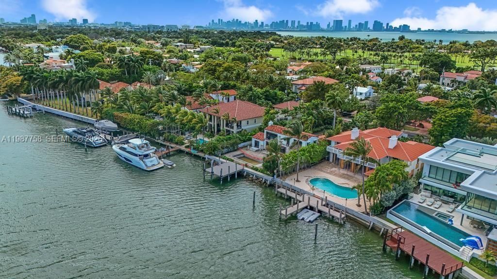 5661 Pine Tree Dr , Miami Beach, FL 33140 Photo