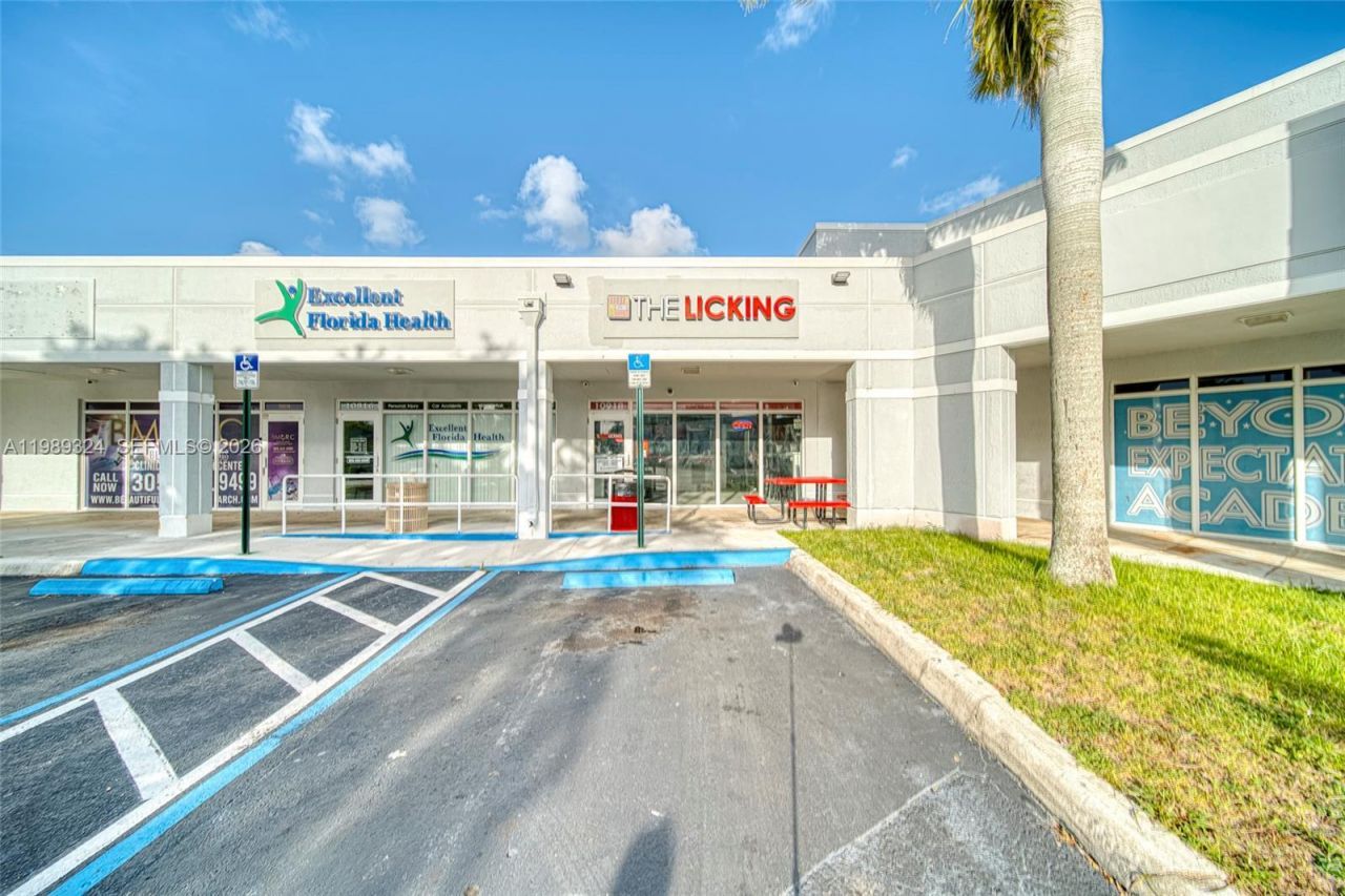 Completely Remodeled Restaurant On 184th Street Of, Cutler Bay, FL 33157 Photo