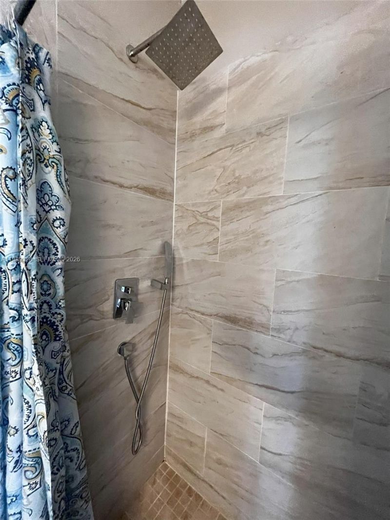 1320 Drexel Ave , Unit 301, Miami Beach, FL 33139 Photo