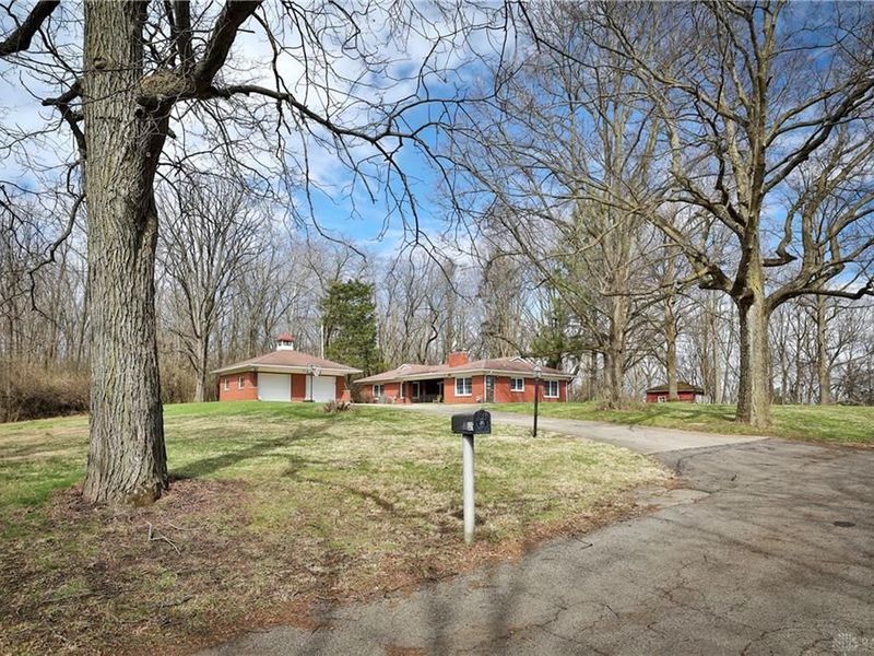 375 N Fostoria Avenue, Springfield, OH 45503 Photo 2