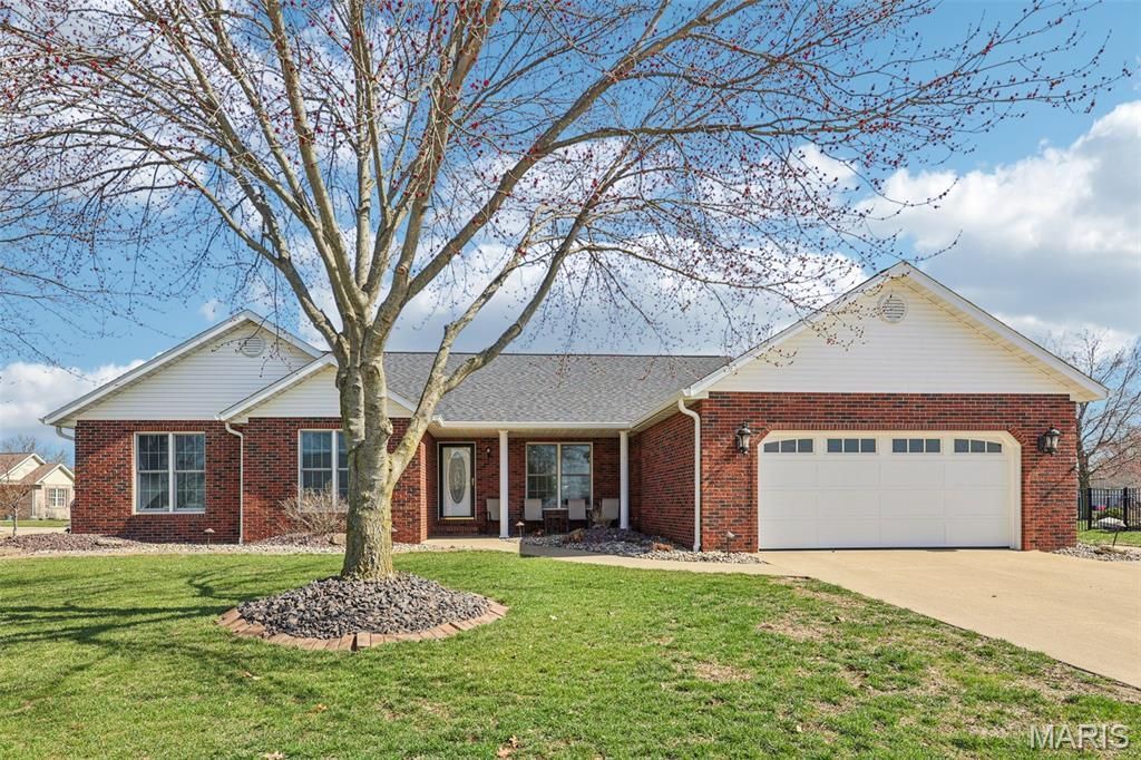 14220 Saint James Lane , Breese, IL 62230 Main Photo