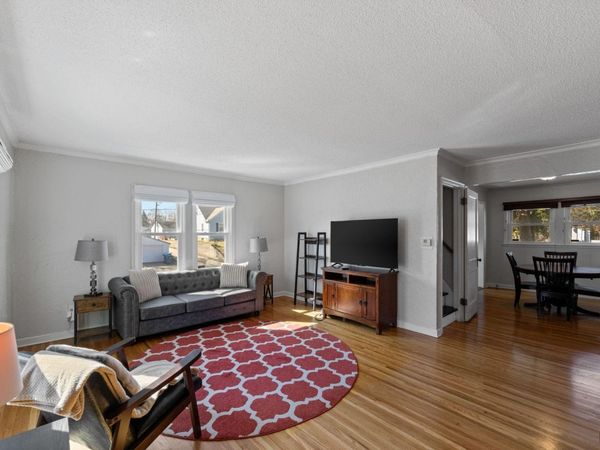 2901 Zenith Avenue N, Robbinsdale, MN 55422