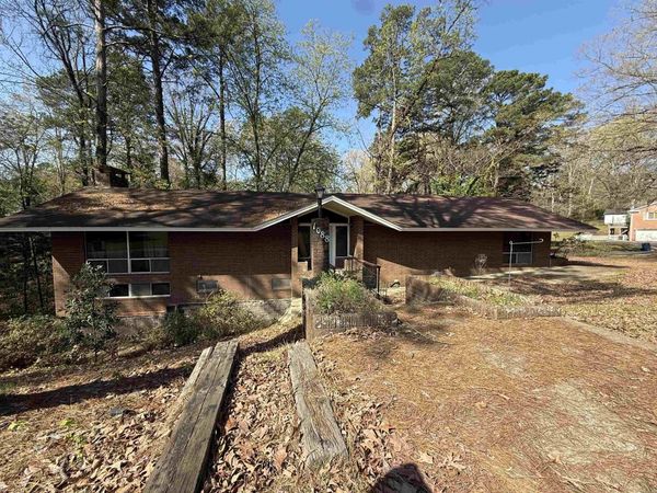 1088 Ridgeview Road , Camden, AR 71701