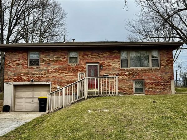 101 Collette Street, Excelsior Springs, MO 64024