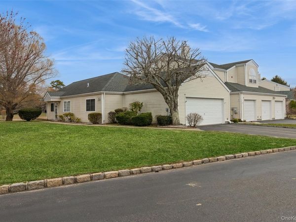 202 Gothic Circle, Manorville, NY 11949