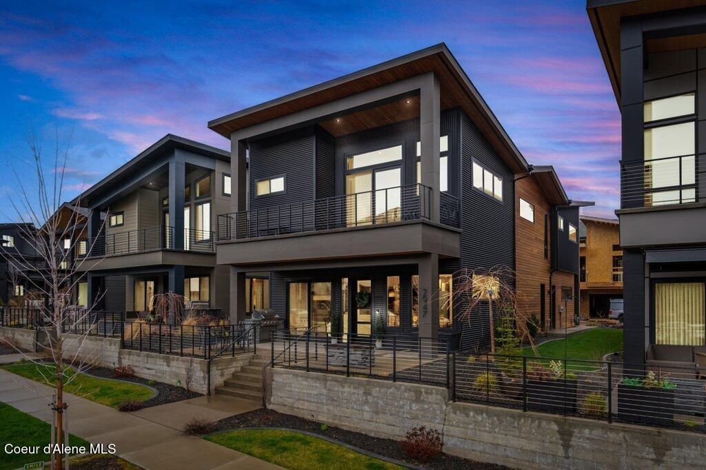 2947 W Lumber Ln  primary photo