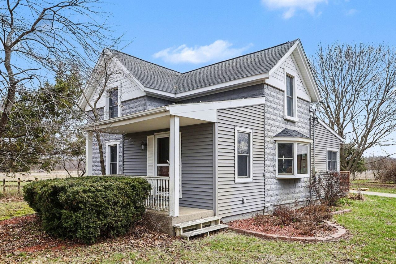 26705 29th Street, Gobles, MI 49055 Main Photo