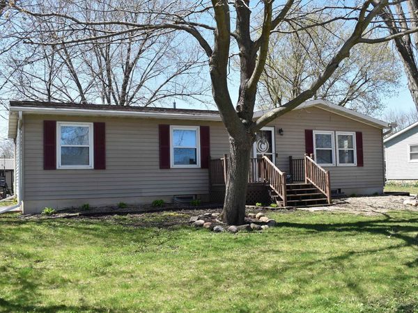 909 S 6th Street, Osage, IA 50461