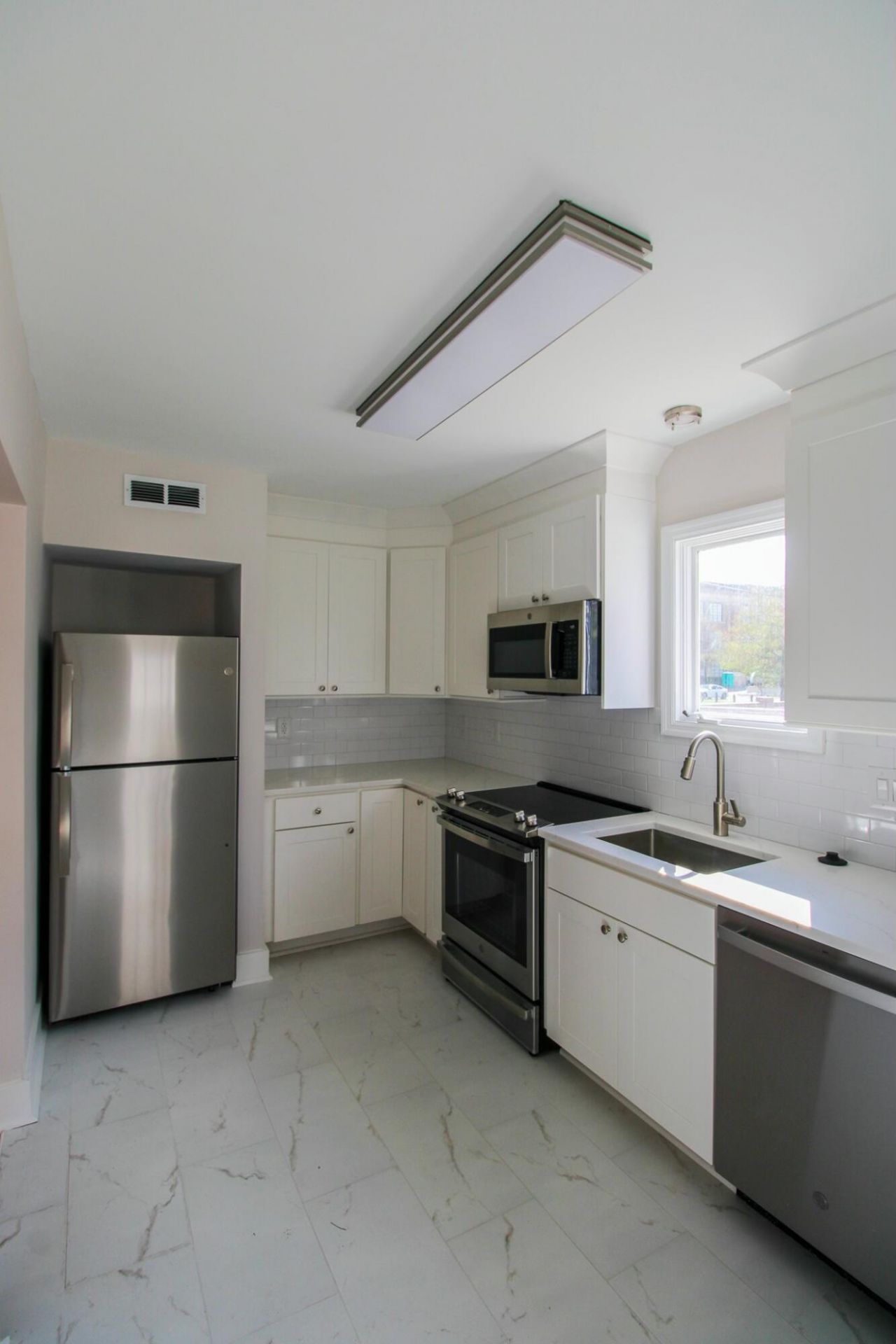 25 Ashley Avenue Photo 10