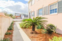 25 Ashley Avenue photo 4