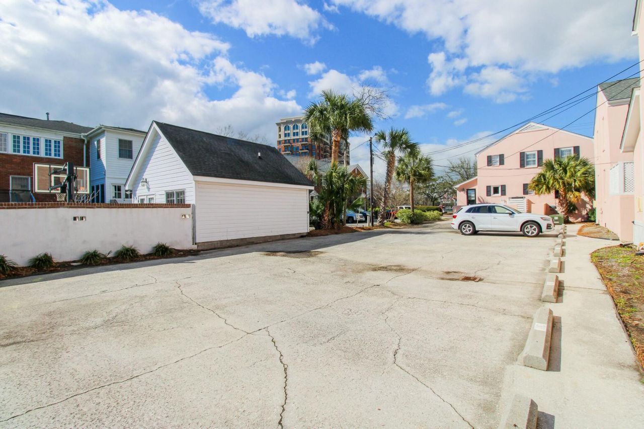 25 Ashley Avenue Photo 23