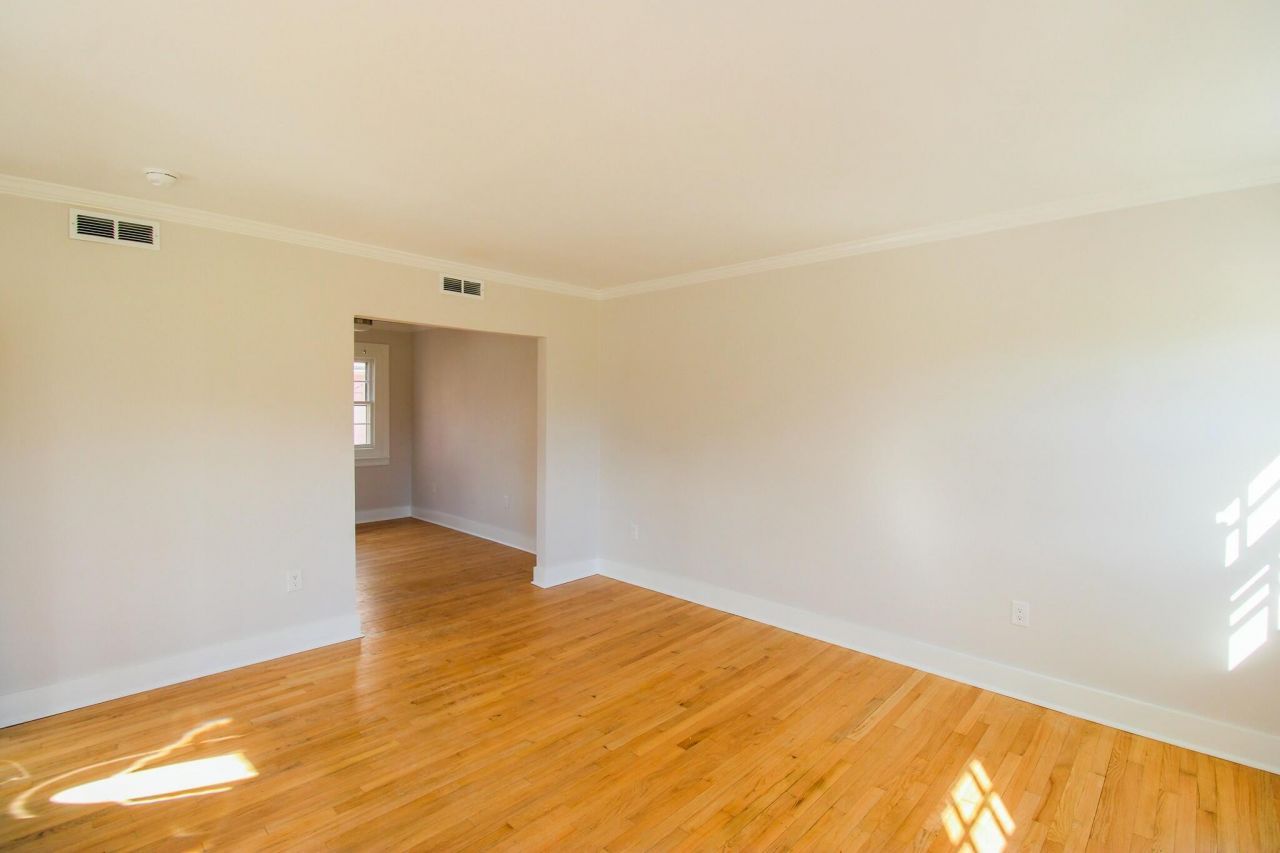 25 Ashley Avenue Photo 4