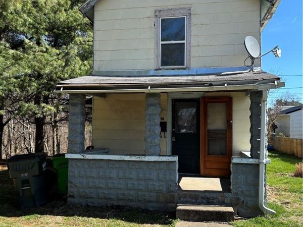 422 N 12th Street, Coshocton, OH 43812